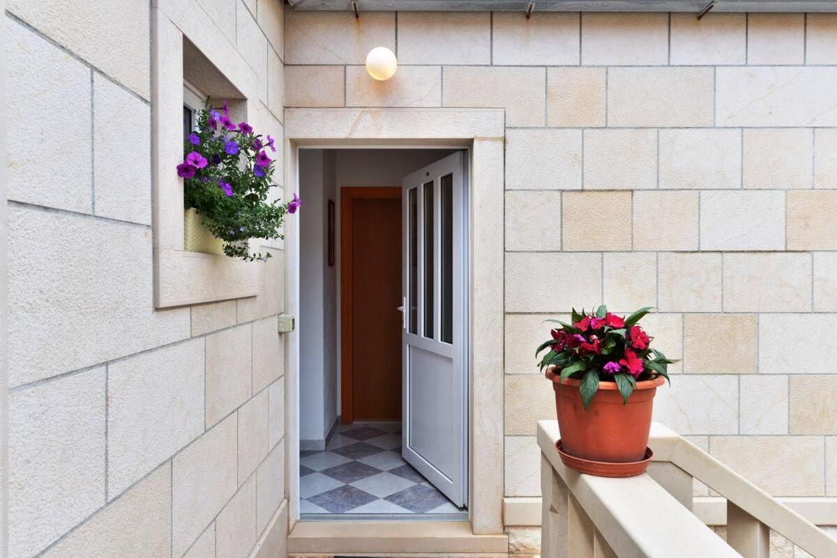 Apartments Katarina Bol Ngoại thất bức ảnh